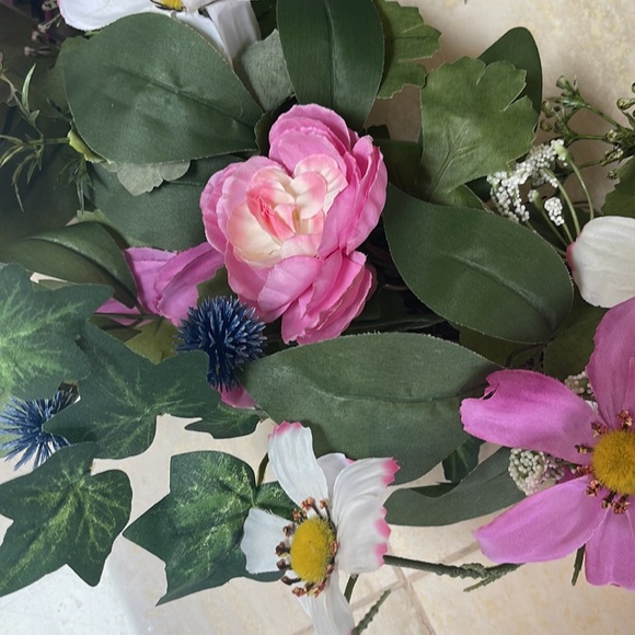 New: Spring/Summer Fine Quality Silk Floral Wreath for Door, Wall or Table - Picture 4 of 5